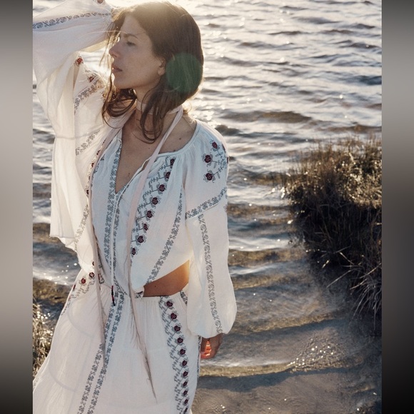 Zara embroidered voluminous blouse - Picture 4 of 9